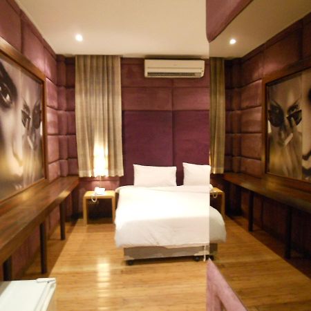 Strand Inn Hotel Bangkok Exteriör bild