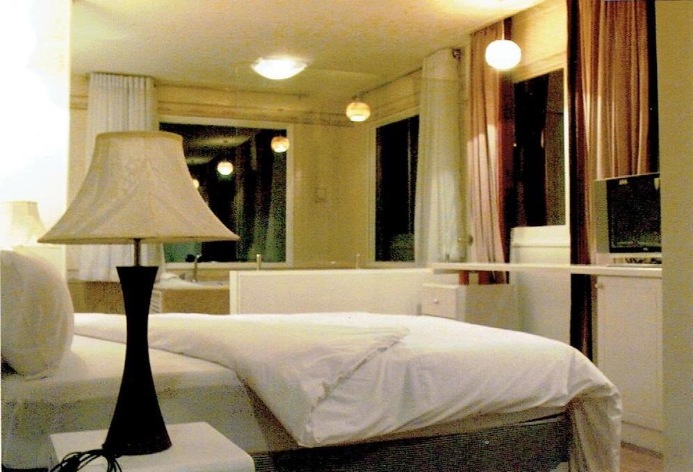 Strand Inn Hotel Bangkok Exteriör bild